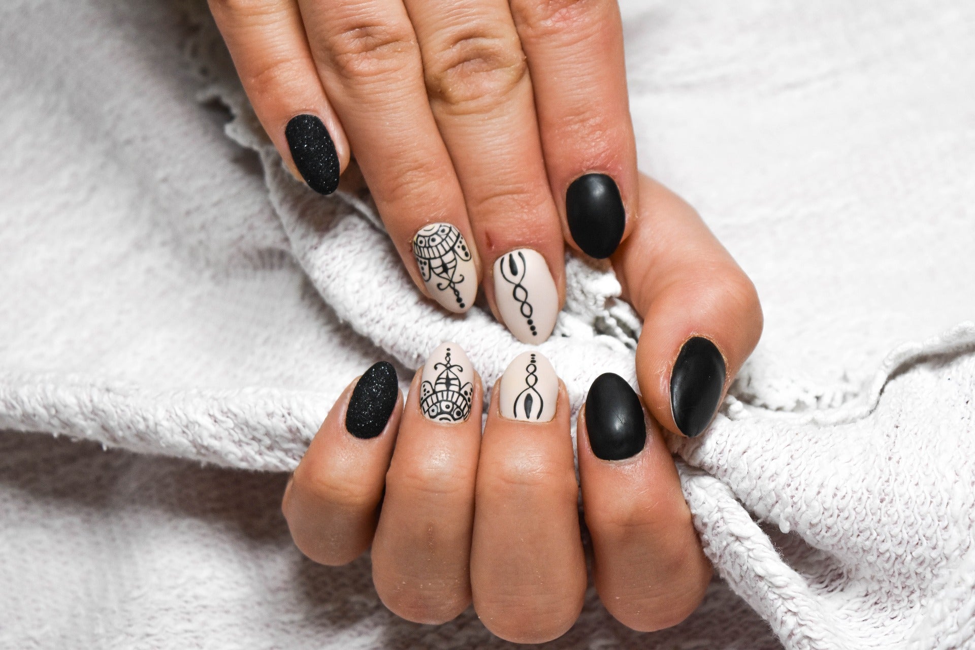 What does Islam say about Halal Nail Polish? - Mersi Cosmetics
