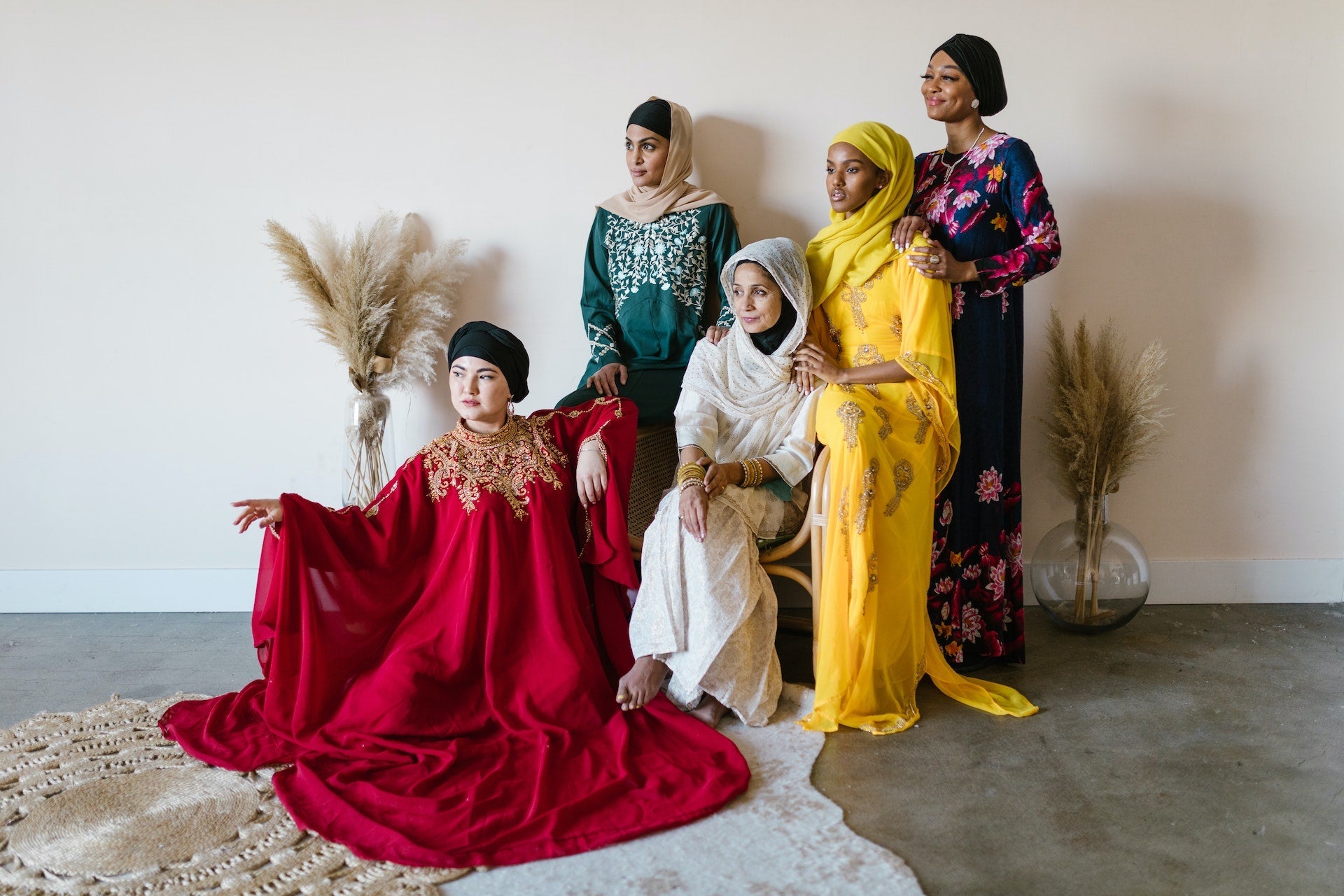 How to Dress Modestly and Fashionably: A Guide for Muslim Women - Mersi Cosmetics
