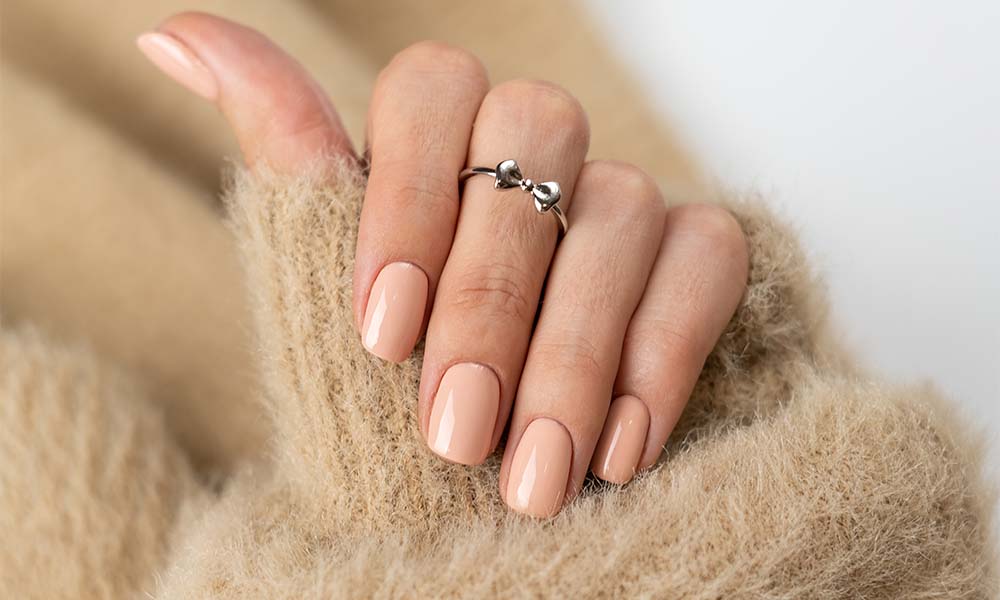 10 Easy Alternatives to Remove Nail Polish Without Remover - Mersi Cosmetics