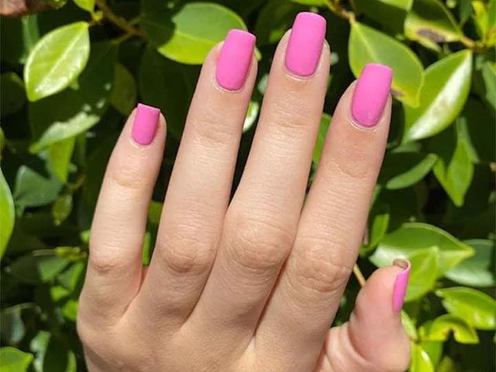 How to Apply Nail Polish Like a Pro: Tips for a Flawless Finish - Mersi Cosmetics