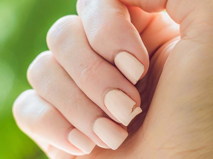 How to Fix a Broken Nail Quickly at Home - Mersi Cosmetics