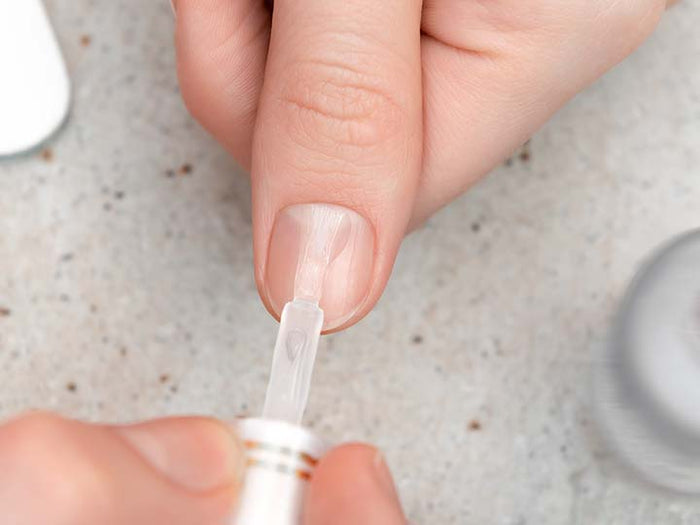 Nail Glue Alternatives: What Can I Use Instead of Nail Glue?