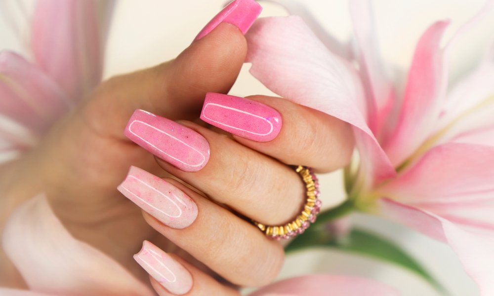 What Is Nail Glue and How Do You Use It? - Mersi Cosmetics